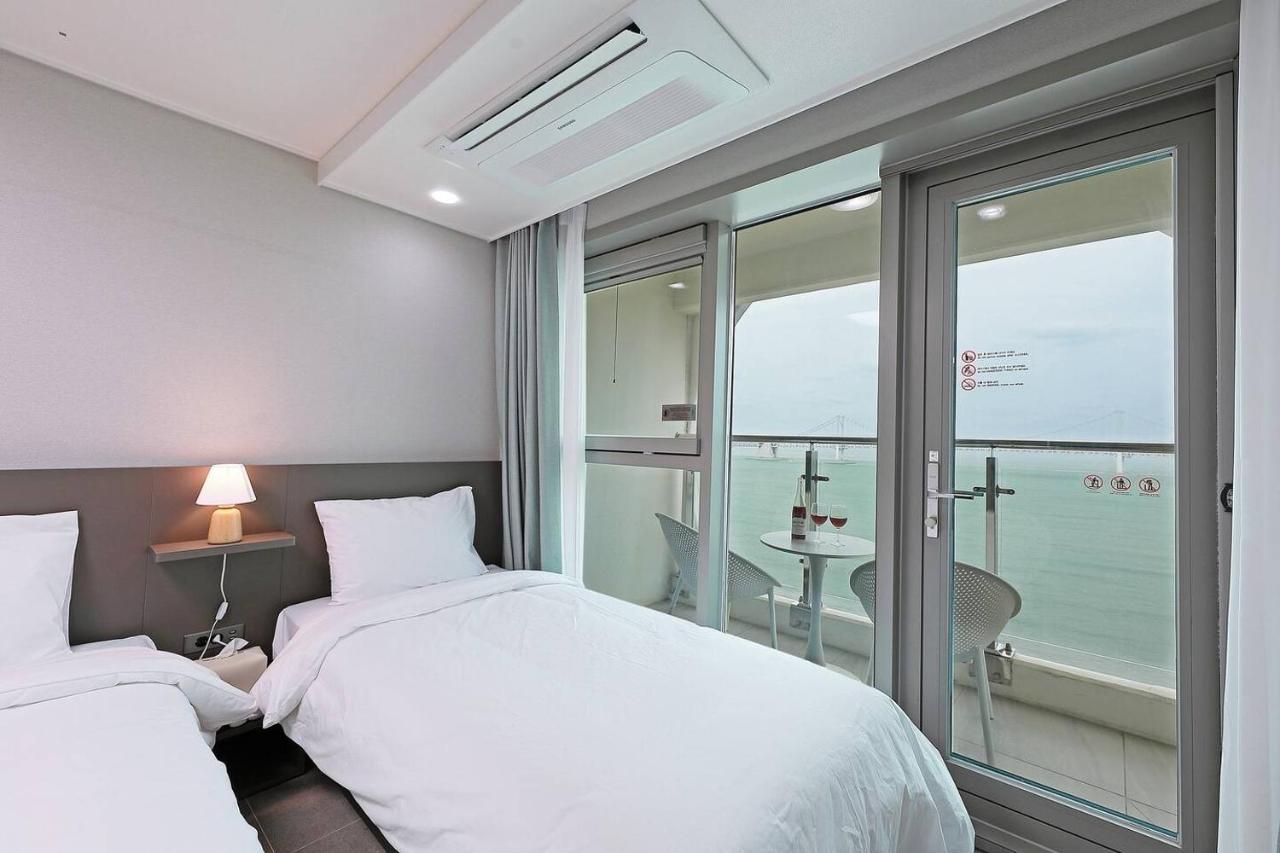 Elmomento Gwangan Hotel Busan Exterior photo