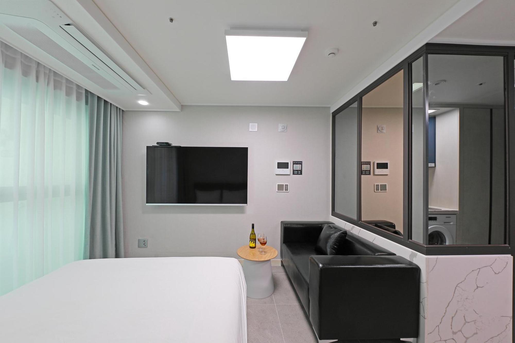Elmomento Gwangan Hotel Busan Exterior photo