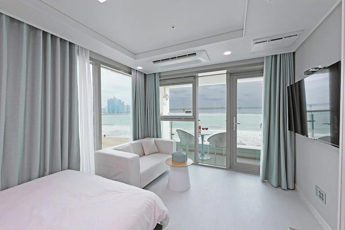 Elmomento Gwangan Hotel Busan Exterior photo
