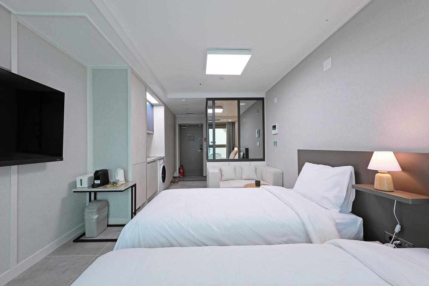 Elmomento Gwangan Hotel Busan Exterior photo