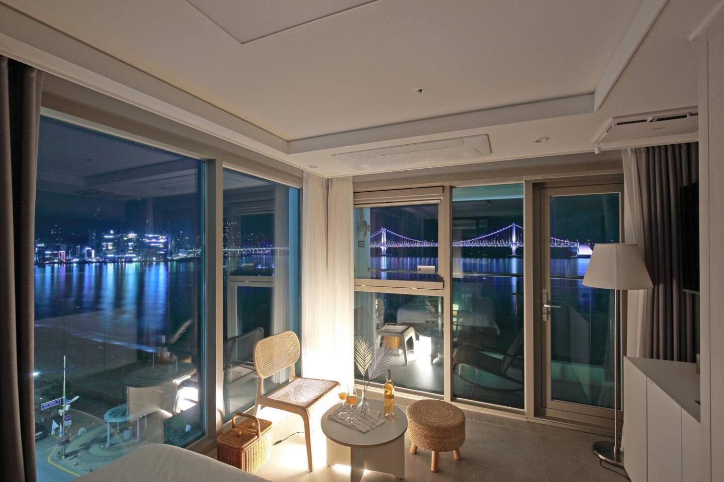 Elmomento Gwangan Hotel Busan Exterior photo